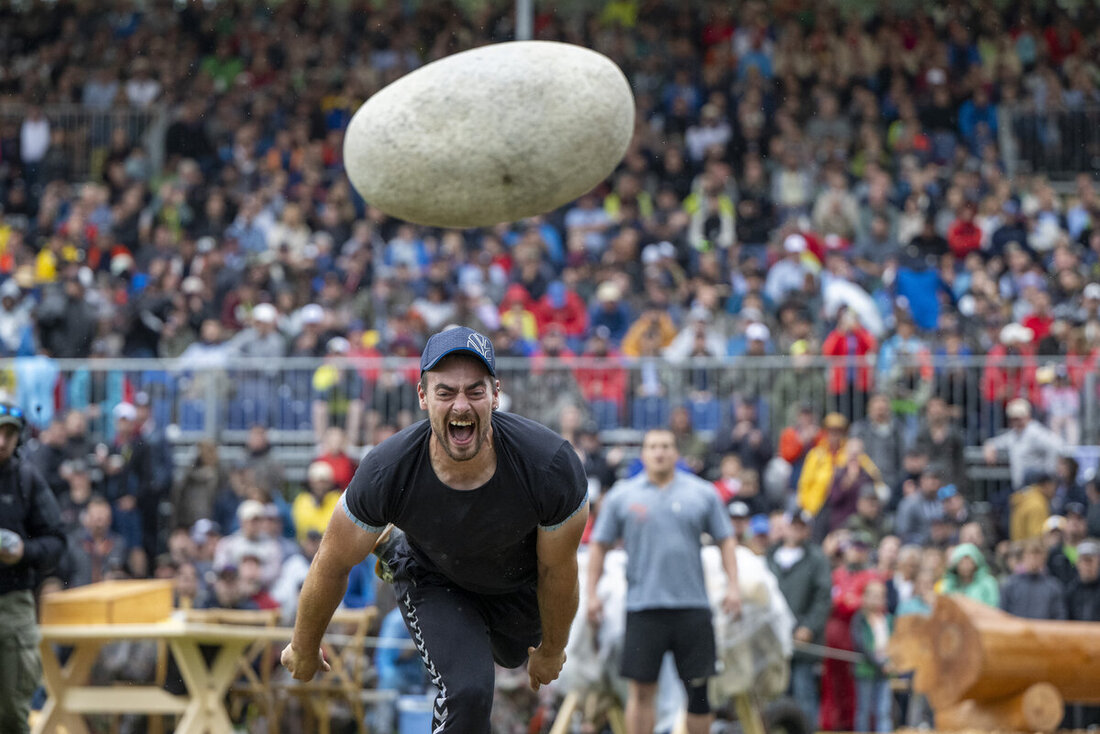 Impressionen vom Jubiläumsschwingfest 125 Jahre Eidgenössischer Schwingerverband in Appenzell. (Bild Gian Ehrenzeller/Keystone)