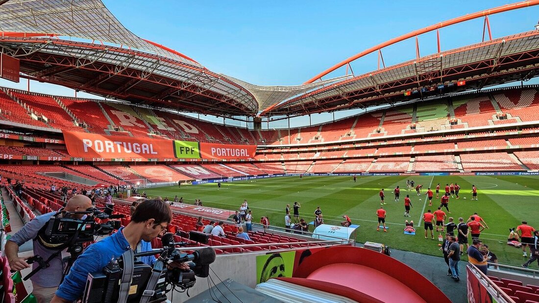 Imposante Arena: Das Estadio da Luz in Lissabon, hier vor einem EM-Qualifikationsspiel Portugals, fasst 60 000 Plätze. (Archivbild: Keystone) 207481_207484.jpg