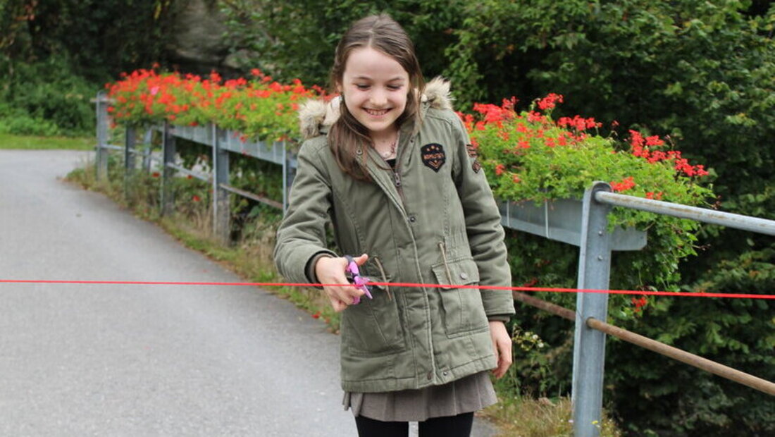 Stolze Gründerin des Lehrpfades: Die elfjährige Magdalena Schallberger machte ihr Projekt der Öffentlichkeit zugänglich.