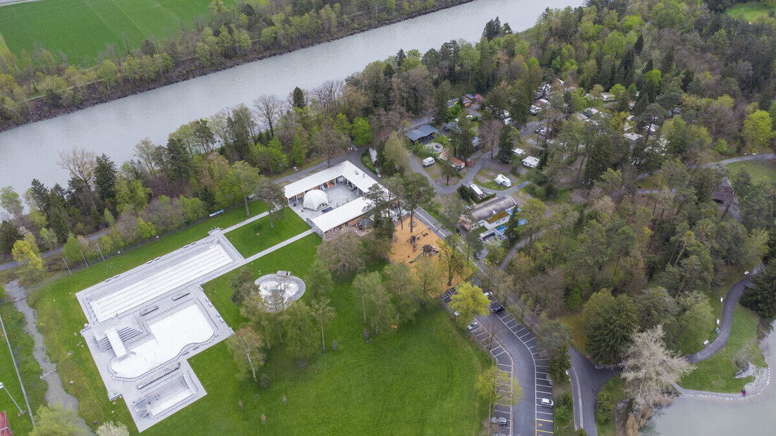 Bad und Campinganlage im Giessenpark: Bis Ende 2043 sind diese von der Camping Lodge AG gepachtet. (Archivbild: Gianluca Volpe)