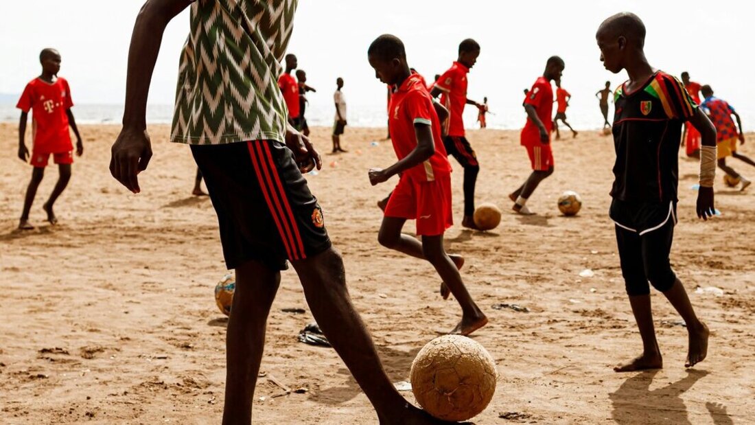 Sponsor gesucht: Das Melser Hilfsprojekt Plateless braucht Unterstützung für seinen Fussballklub PLC. (Symbolbild: Unsplash)