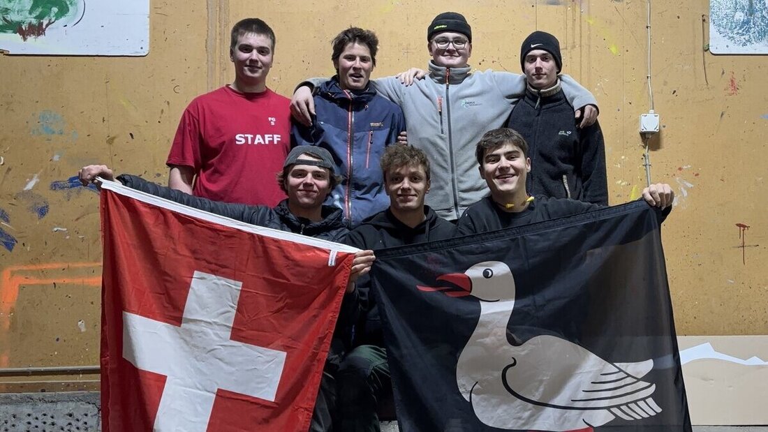 Die Jungwagenbauer Sargans: Matteo Bertsch, Linus Hobi, Niko Bakovic, Gian Bertsch (hinten von links), Yannik Gmür, Louis Locher und Luca Vesti (vorne von links). (Pressebild)
