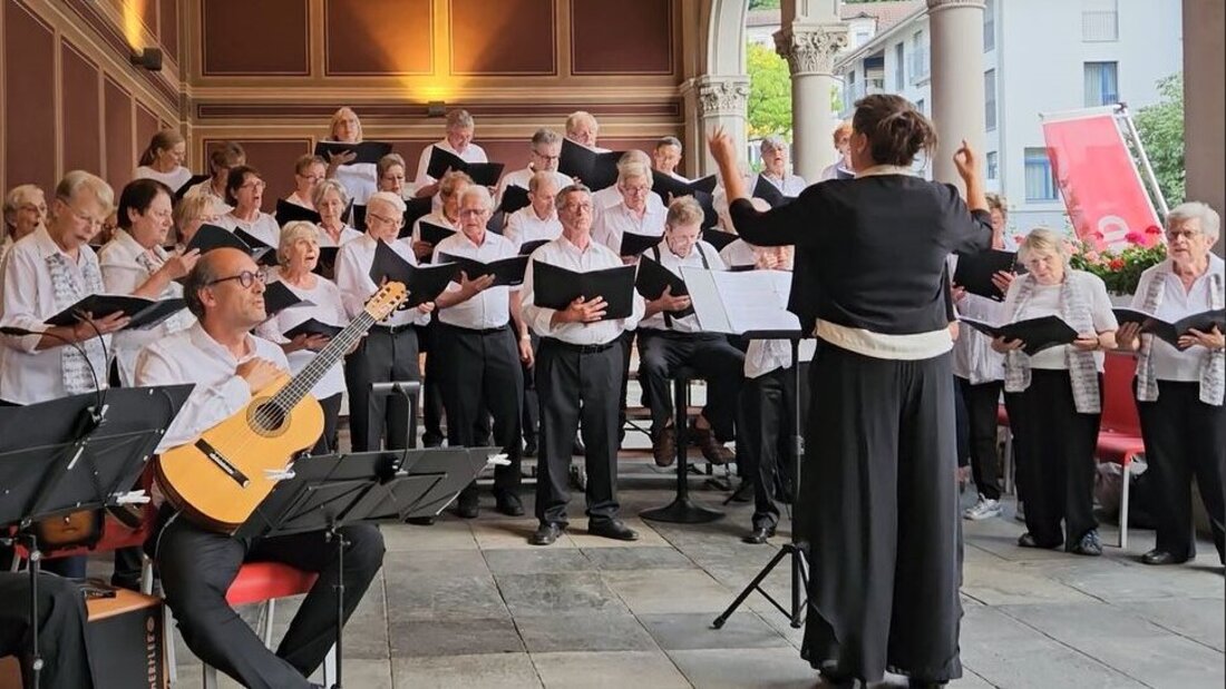 Der ganze Chor im Dorfbad. (Pressebilder)