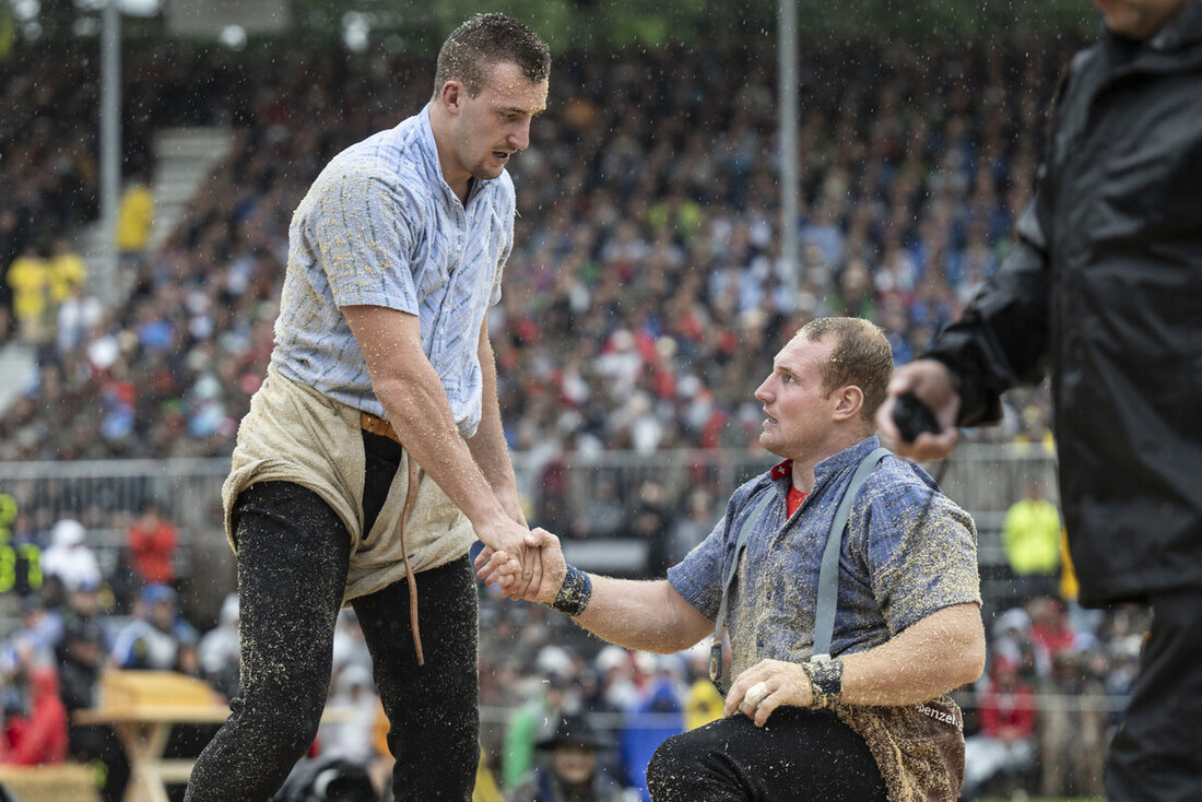 Impressionen vom Jubiläumsschwingfest 125 Jahre Eidgenössischer Schwingerverband in Appenzell. (Bild Gian Ehrenzeller/Keystone)