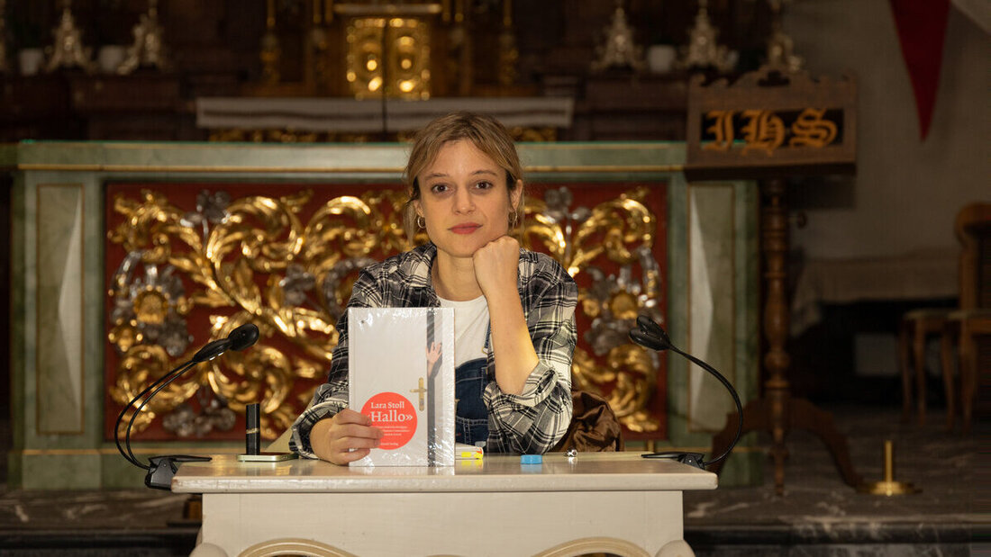 Ungewöhnliche Lese-Orte: Lara Stoll ist in der katholischen Kirche zu hören. Bild Andrej Weiss