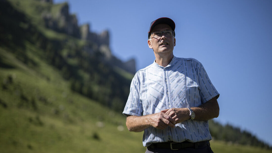 Bauernpräsident und Nationalrat Markus Ritter forderte auf der Alp Halde oberhalb von Flums eine Lockerung der Abschussbewilligungen für Wölfe. (Bilder Gian Ehrenzeller/Keystone)