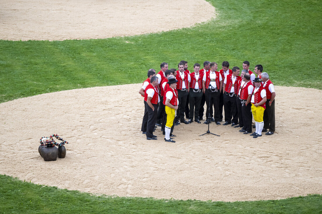 Impressionen vom Jubiläumsschwingfest 125 Jahre Eidgenössischer Schwingerverband in Appenzell. (Bild Gian Ehrenzeller/Keystone)