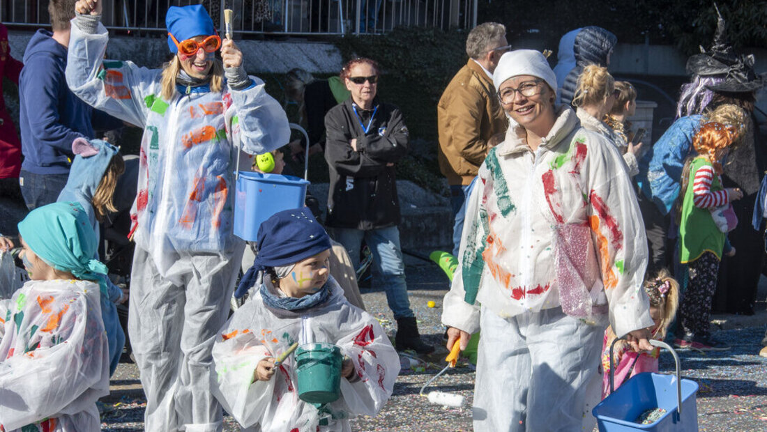Heiter Sonnenschein am Fasnachtsumzug in Bad Ragaz: Mehr darüber gibt es am Donnerstag in der Printausgabe. (Bilder Susan Rupp)