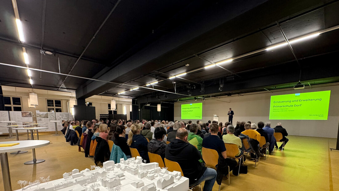 Stösst am Infoabend in der Flumserei auf reges Interesse: Das Flumser Schulhausprojekt. (Bild: Ruedi Gubser)