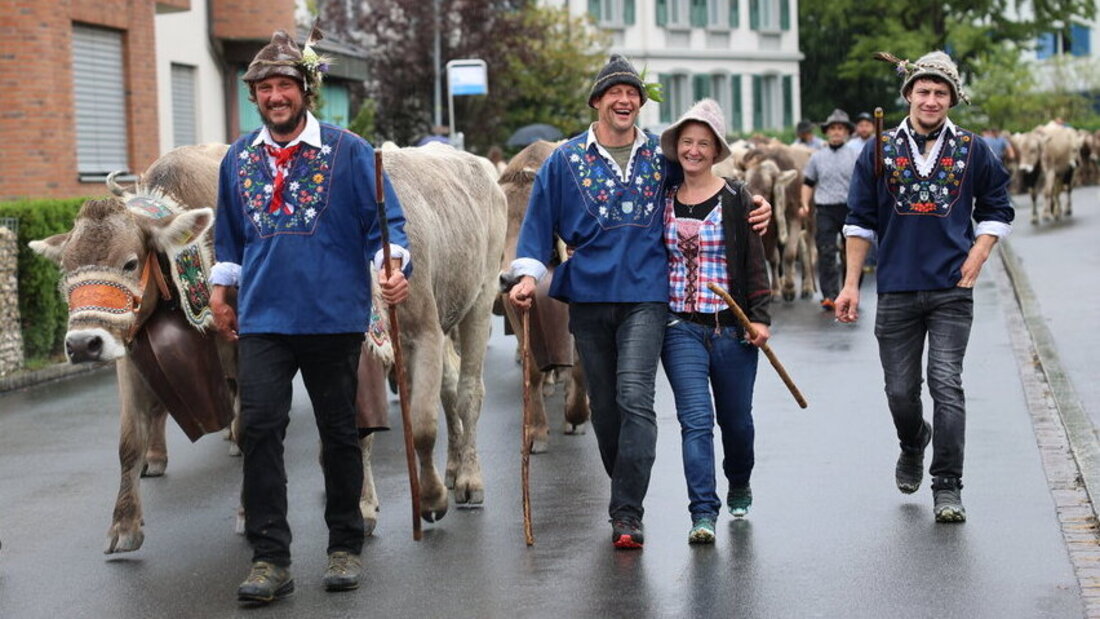 Spektakel: Die Melser Alpabfahrten. Bilder Ignaz Good