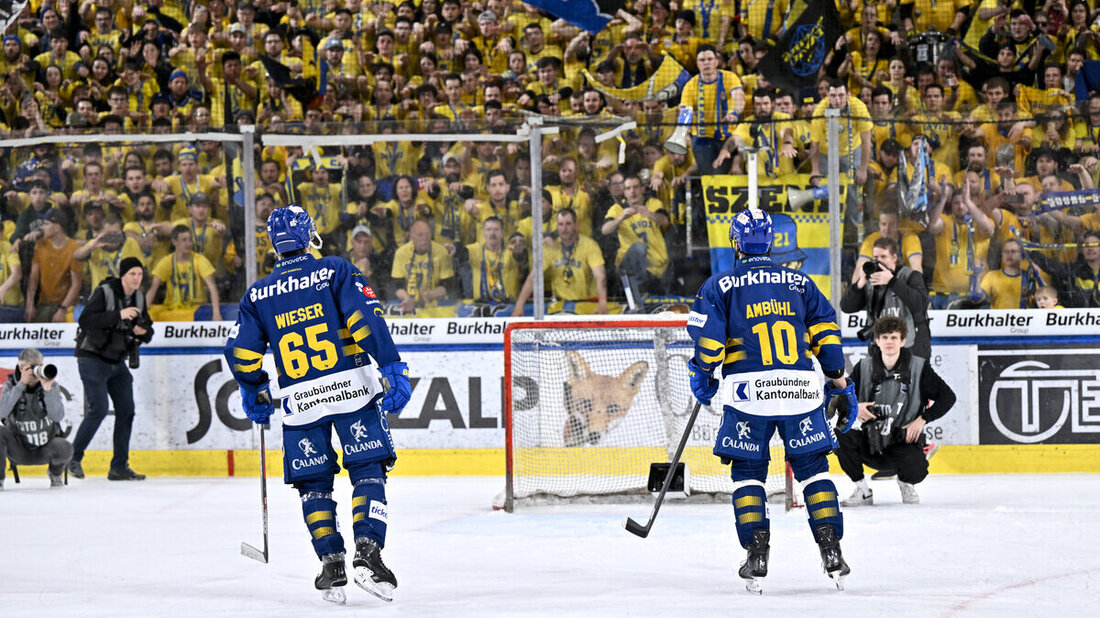 Sie gilt es zu ersetzen: Die langjährigen Integrationsfiguren Marc Wieser (links) und Andres Ambühl haben ihre Karrieren beendet. (Bild Keystone)