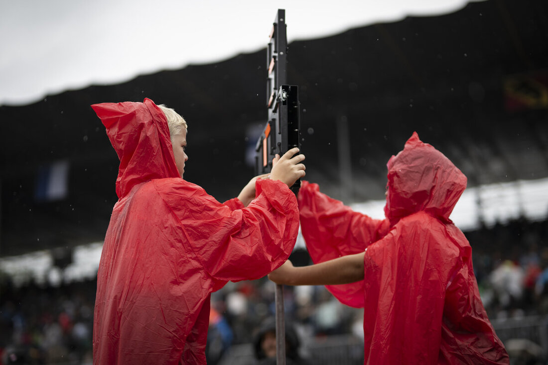 Impressionen vom Jubiläumsschwingfest 125 Jahre Eidgenössischer Schwingerverband in Appenzell. (Bild Gian Ehrenzeller/Keystone)