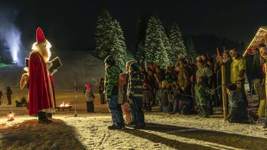 Die Kinder tragen ihre Sprüche vor.