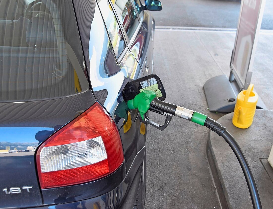 Tankfrust: Im Sarganserland kostet jeder Liter extra. Bild: Ruedi Gubser 203322_203346.jpg