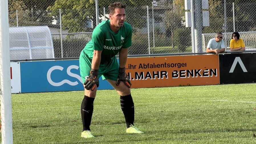 3rd league debut at 43: Why a former cantonal councillor guarded the goal ...