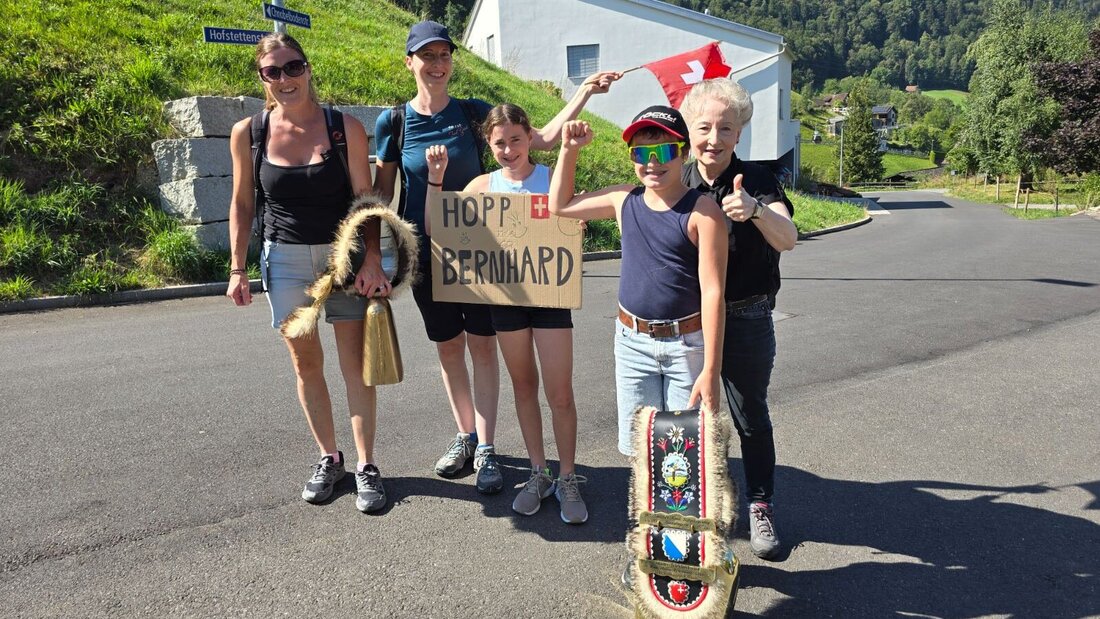 Die eigene Challenge und den eigenen Fanklub: Der Flumser «Überflieger» Bernhard Wildhaber hat in rund 24 Stunden 14 000 Höhenmeter erwandert. (Pressebild)