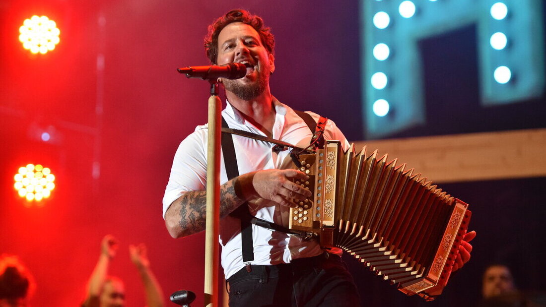 Voll in seinem Element: Trauffer hat als Hauptact eine Show der Superlativen geliefert. (Bilder: Severin Meli)