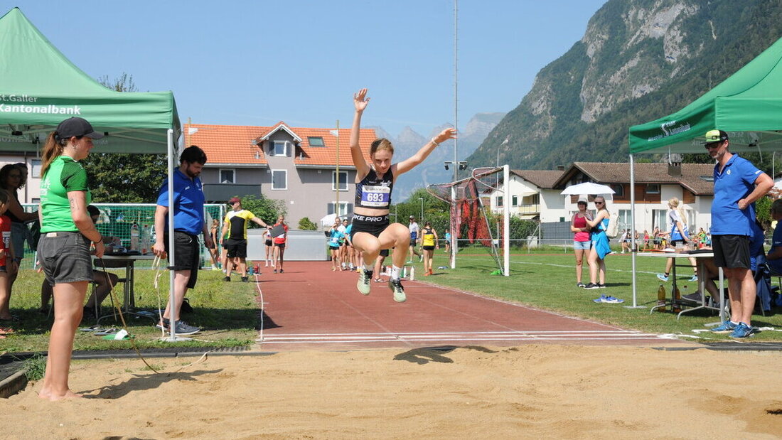 Sina Sturzenegger vom TV Mels beim Weitsprung. (Bild Laura Broder)