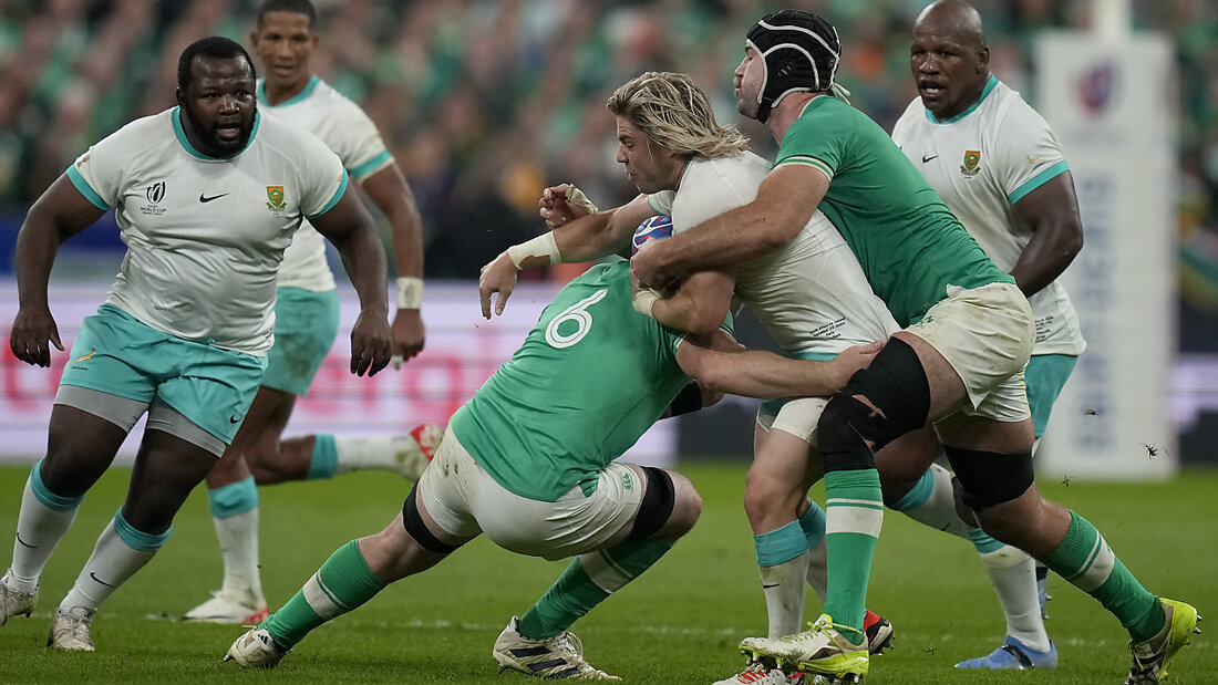 Der Südafrikaner Faf de Klerk wird von den Iren in die Mangel genommen 20230923230050249.jpg