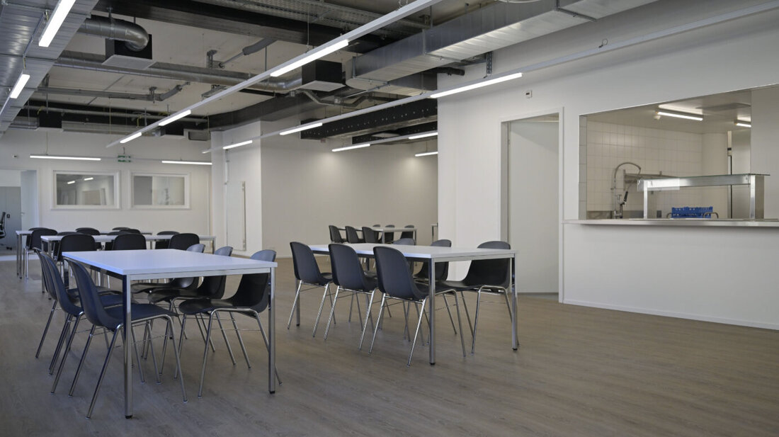 Aufenthaltsraum mit Küche: In der neuen Kontakt- und Anlaufstelle können sich die suchtkranken Personen aufhalten und etwas essen.