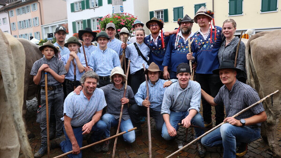 Spektakel: Die Melser Alpabfahrten. Bilder Ignaz Good