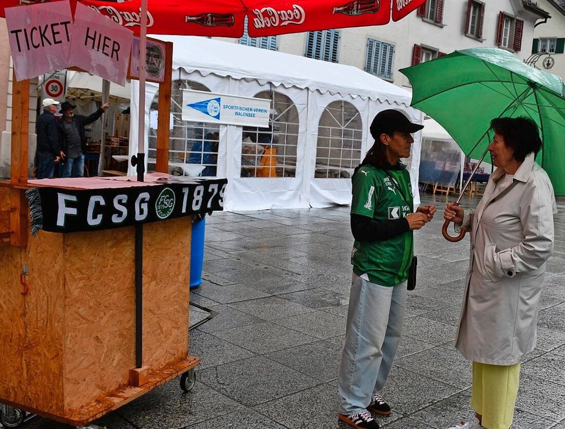 Die Vorfreude auf das Cupspiel Walenstadt-St. Gallen ist geweckt: Auch Tickets für den Grossanlass vom 16. August sind am Markt erhältlich.  155157_155187.jpg