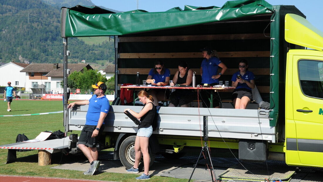 Wichtige Aufgabe: Die verschiedenen Riegen des TV Sargans sind für die Organisation zuständig. (Bild Laura Broder)