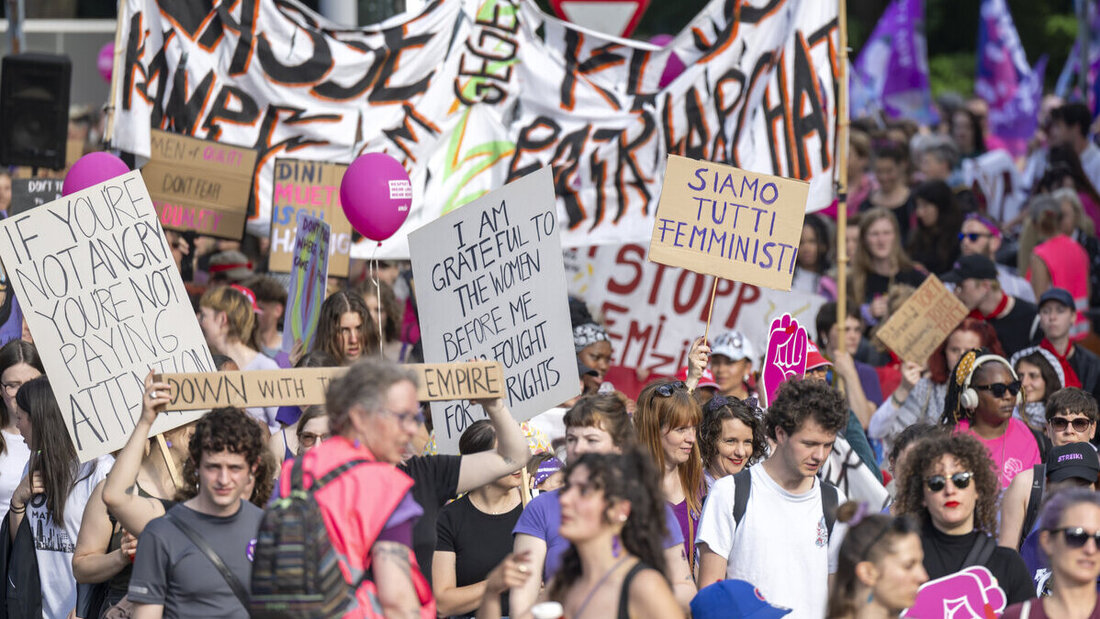 Frauenstreiktag: Gestreikt wird am 14. Juni nicht nur in St.Gallen, sondern in vielen Schweizer Städten (im Bild: Basel). (Bild: Keystone/Georgios Kefalas)