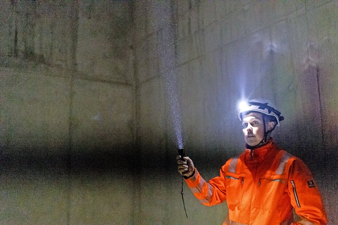 Neu: Der Abluftkanal befindet sich in der Röhre des Sicherheitsstollens, natürlich abgetrennt vom Fluchtweg. Auch im Gäsi kann der Rauch ausgeleitet werden.