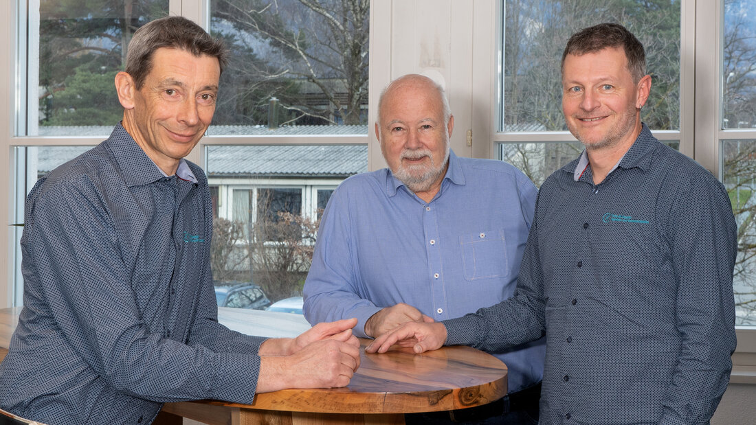 Matthias Kreis (links) übergibt die operative Führung an Ernst Kühne (rechts).