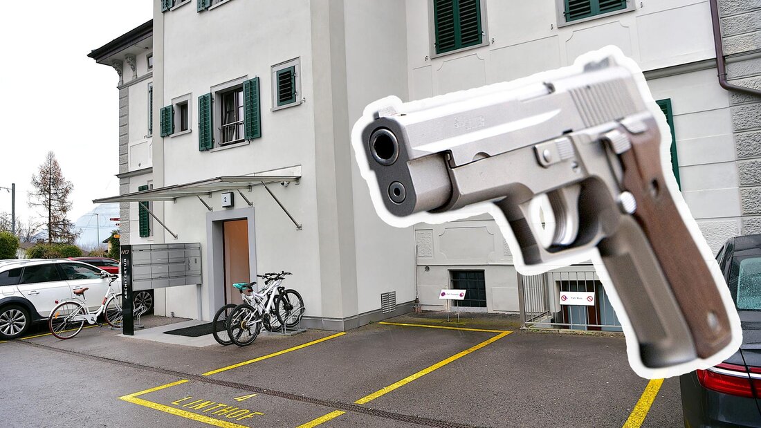 Unerlaubt mit Waffe und Munition im Spielclub in Uznach: Ein Mann wurde nun dafür verurteilt. (Bild: Archiv / Keystone / Bildmontage: Rico Kehl)