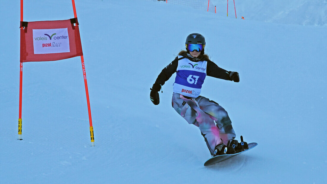 Die Schnellste auf dem Snowboard: Elena Russell. (Bild: Martin Broder)