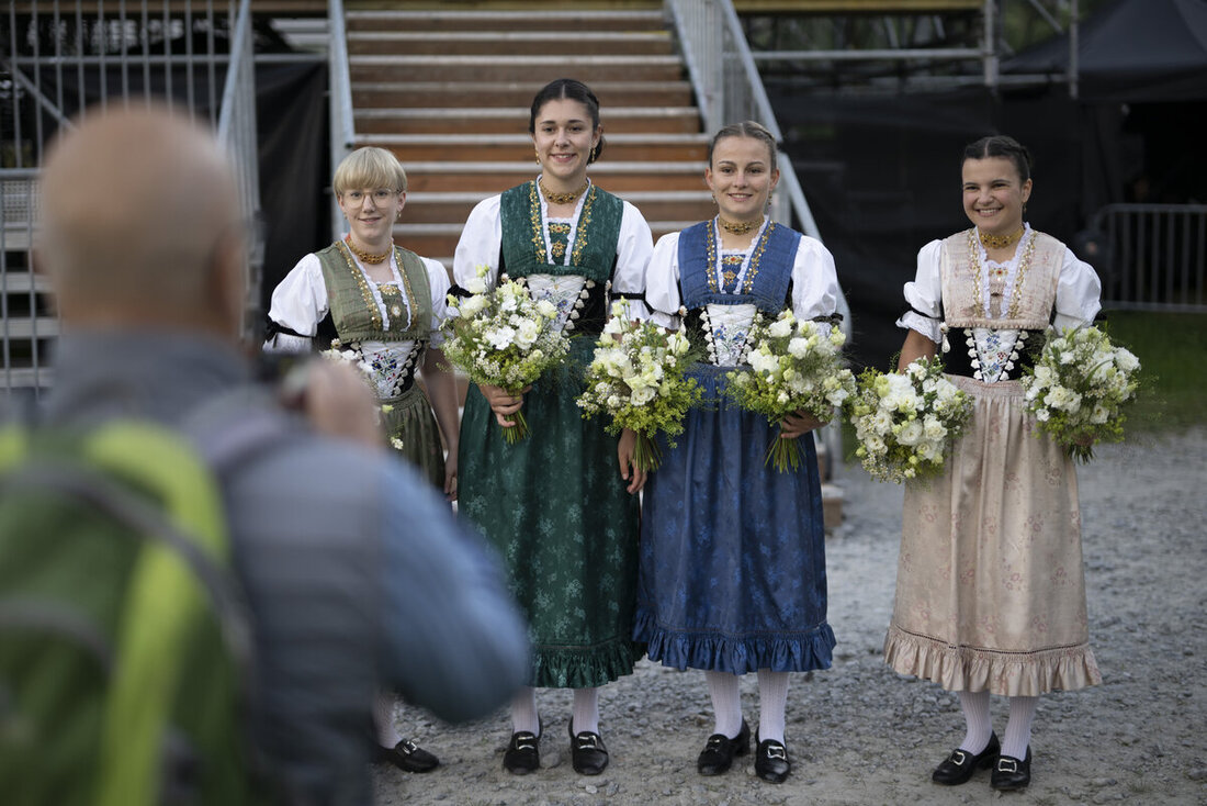 Impressionen vom Jubiläumsschwingfest 125 Jahre Eidgenössischer Schwingerverband in Appenzell. (Bild Gian Ehrenzeller/Keystone)