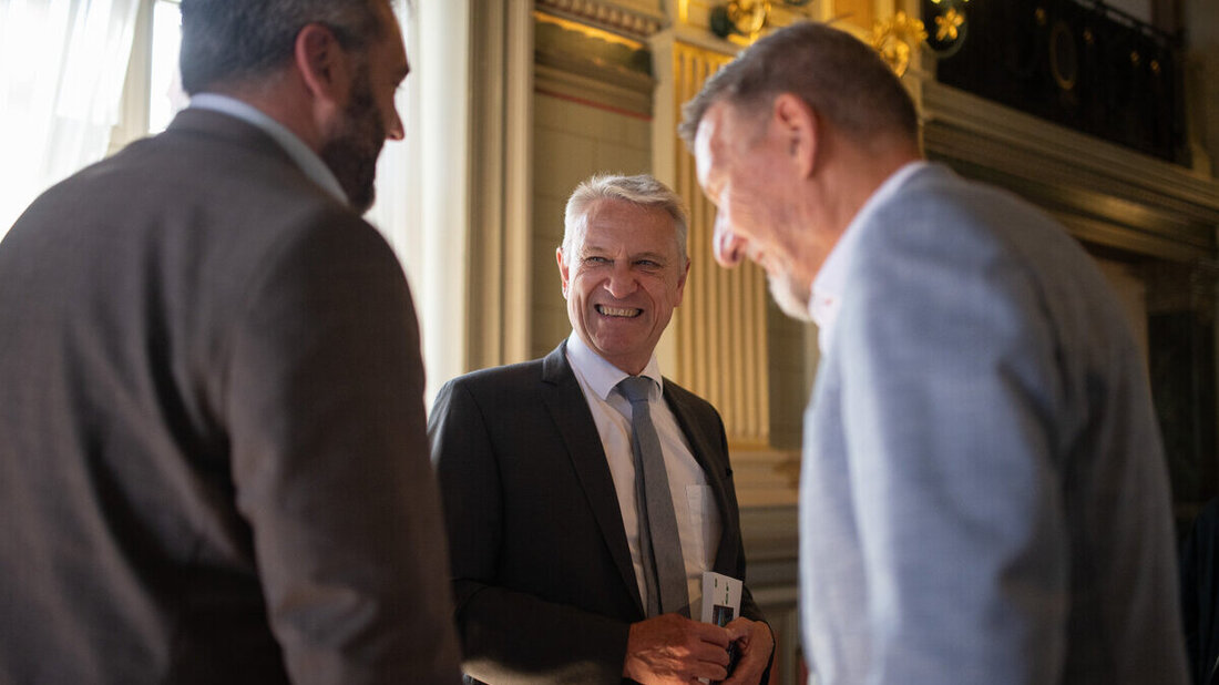 Fertig lustig: Bernhard Hauser (Bildmitte) hat nach einem Knatsch mit der SP die Fronten zur GLP gewechselt. (Bild: Benjamin Manser)