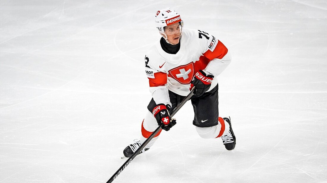 An der Seite eines Weltstars: Dominik Egli überzeugt an der Eishockey-WM. (Bild: Keystone)