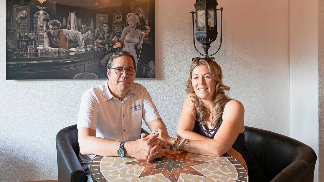 Gut gestartet mit «Wohnen auf Zeit» im ehemaligen «Parkhotel» in Wangs: Erik Lindeblad und Bea Guntli – an einer neuen Lösung fürs Restaurant wird gearbeitet. (Pressebild) 155314_155448.jpg
