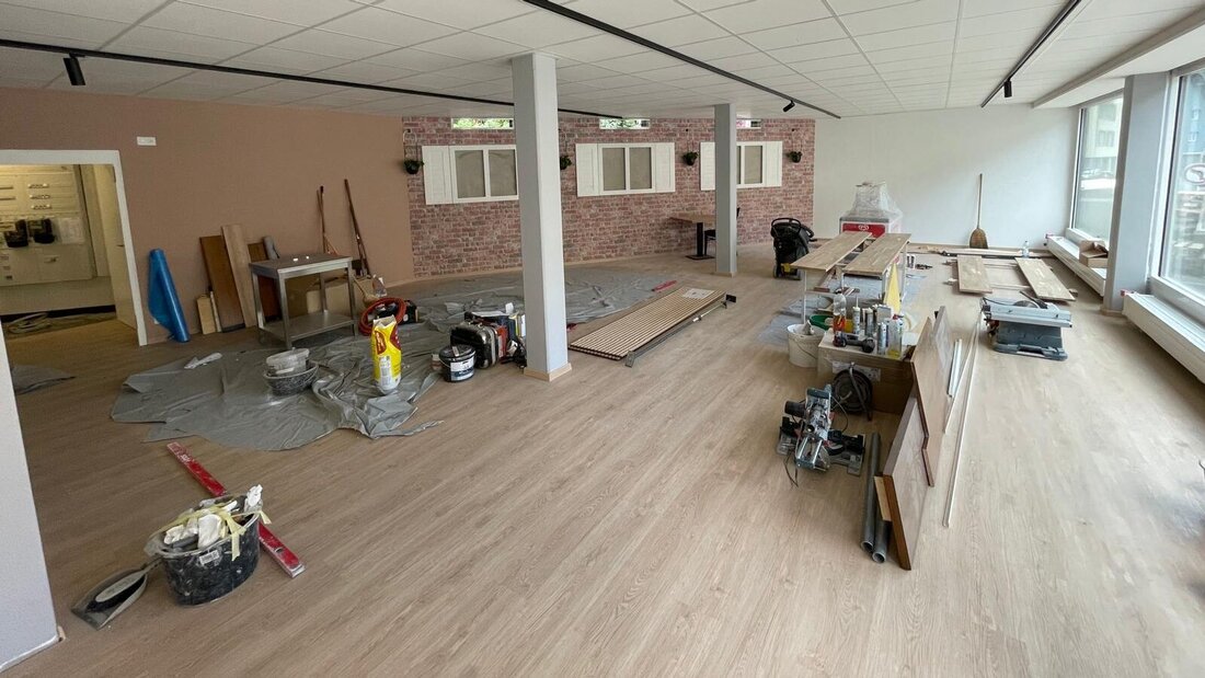 Alle Hände voll zu tun: In diesen Tagen bekommt das neue Dorfrestaurant den letzten
Schliff. (Pressebild)