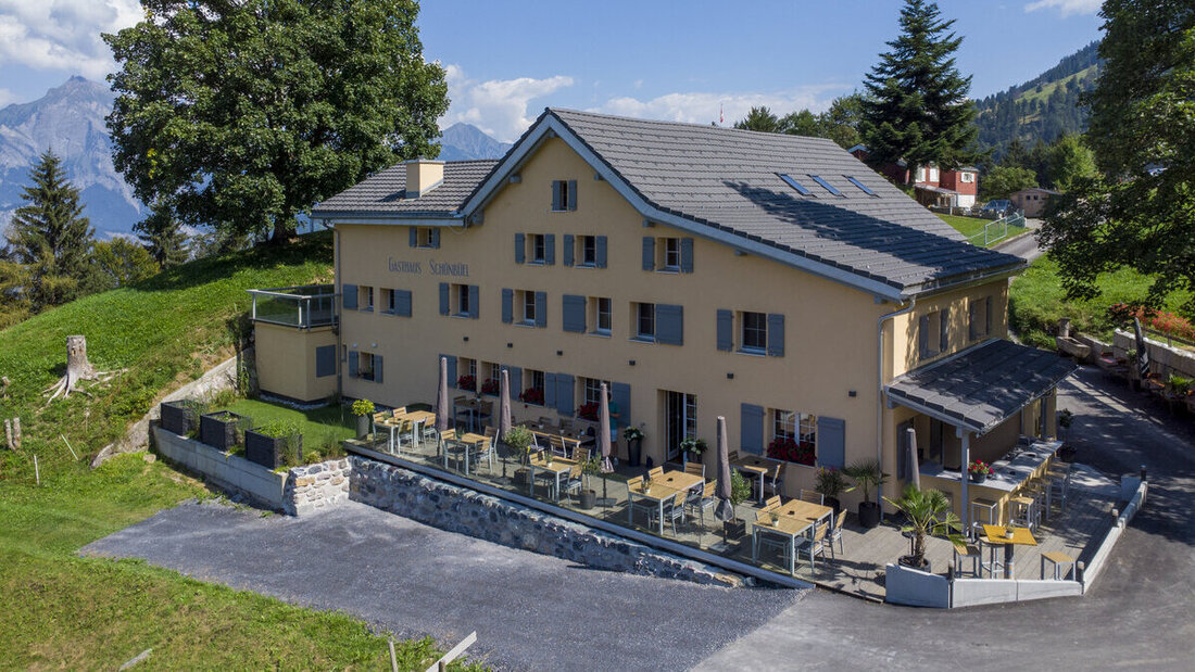 Die Gaststätte des neuen Wirte-Duos: Claudia und Marcel Kohli packen am Berggasthaus Schönbüel kräftig mit an. (Bilder Gianluca Volpe)