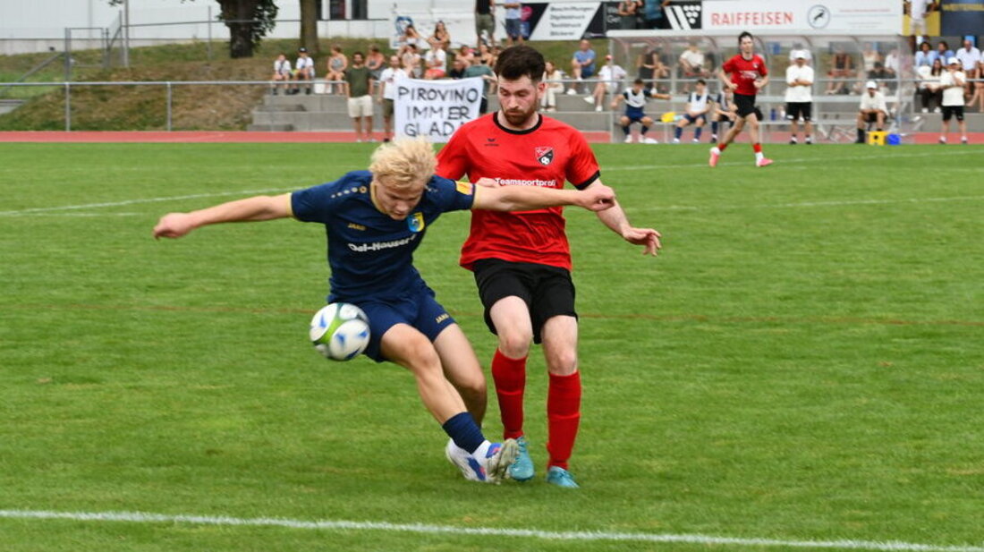 "Nur" der vermeintliche Matchwinner: Der Melser 3:1-Torschütze Olsi Mehmetaj (links). (Bild: Reto Voneschen)