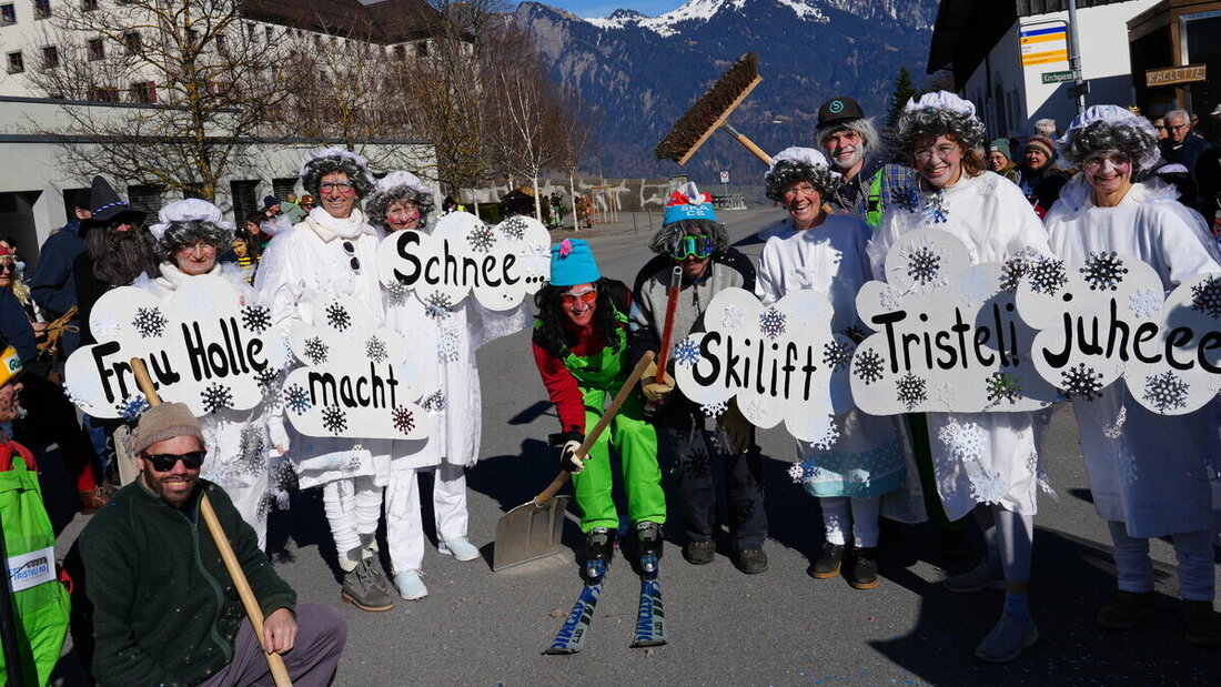Besser spät als nie: Frau Holle bringt den Schnee, den man in diesem Winter vermisst hatte. (Bilder Manfred Haag)