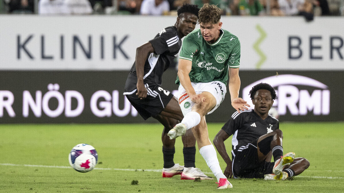 Sheriff am Boden: Nach dem Weiterkommen gegen Tiraspol hat der FCSG schon einen ersten, kleinen Geldregen erhalten. (Bild: Keystone)