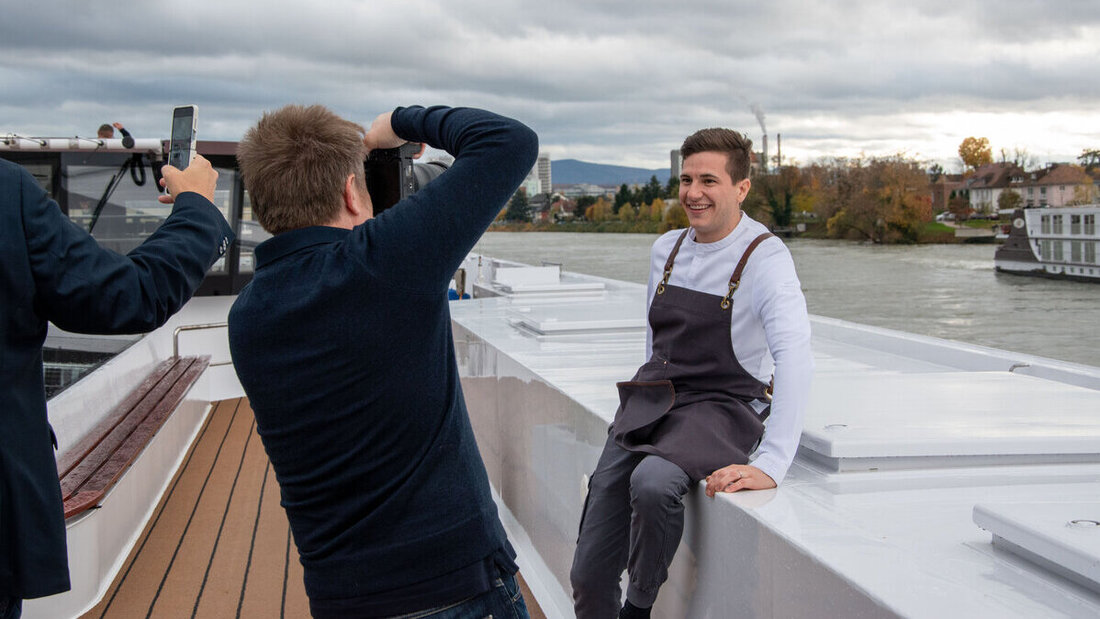 Gute Vorbereitung zahlt sich aus: Roger Kalberer und seine Crew haben Zeit für Fotos auf Deck.