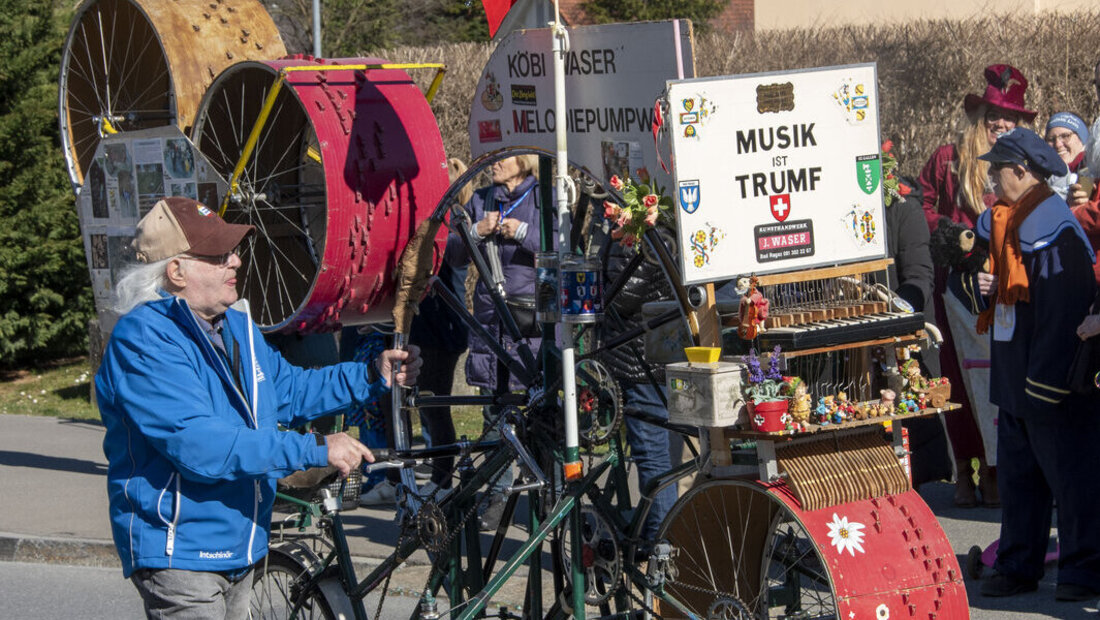 Heiter Sonnenschein am Fasnachtsumzug in Bad Ragaz: Mehr darüber gibt es am Donnerstag in der Printausgabe. (Bilder Susan Rupp)