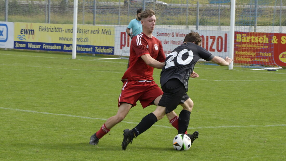 Impressionen vom 5.-Liga-Derby Mels III – Sargans III. (Bild Reto Voneschen)