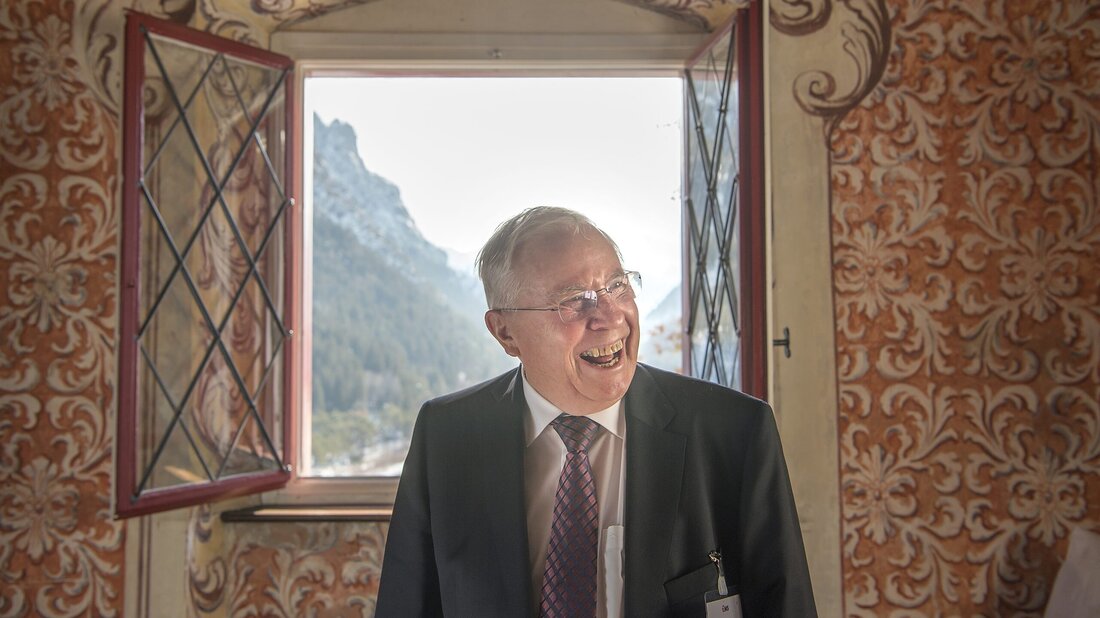 Zweitwohnsitz mit Geschichte: Im Jahr 2019 feiert Christoph Blocher auf Schloss Rhäzüns die 200-jährige Zugehörigkeit von Rhäzüns zu Graubünden mit. (Bild: Olivia Aebli-Item)