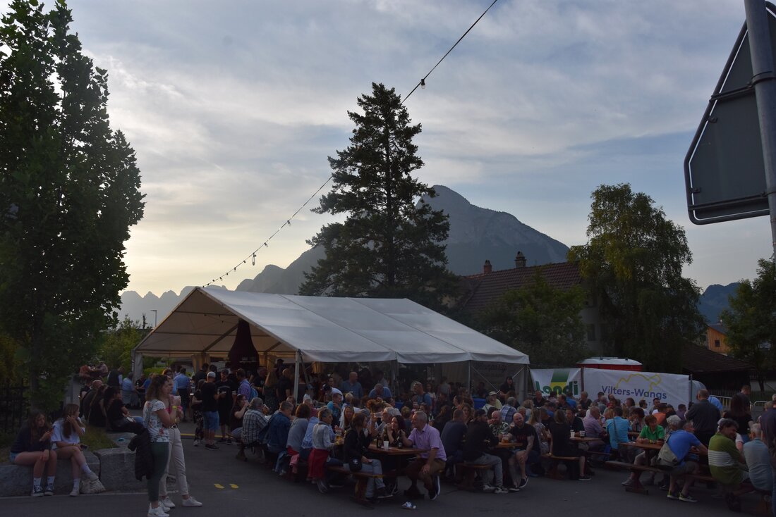 Die Musikgesellschaft Vilters hat an ihrem Dorffest bei herrlichem Sommerwetter rund 3000 Gäste begrüssen dürfen. (Bilder Patricia Hobi, Michael Kohler, Pressedienst)