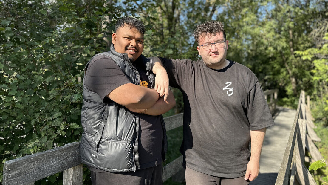 Das Ziel fest im Blick: Adscheien Gopalasingam (links) und Mike Marzo wollen auf TikTok hoch hinaus. (Bild Lukas Mutzner)