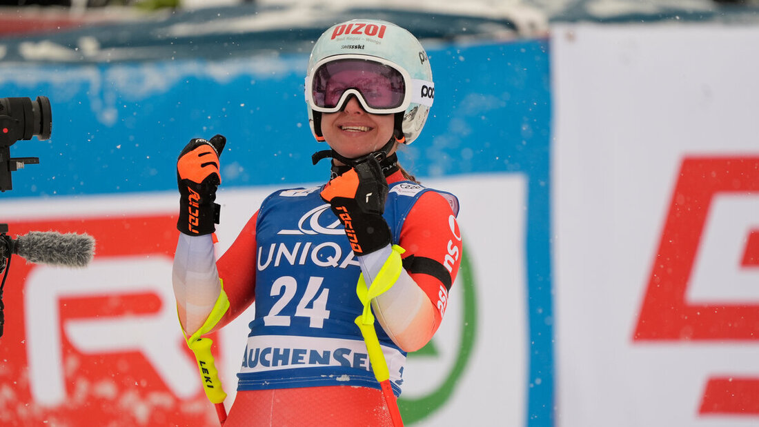 Grosse Erleichterung: Janine Schmitt wird Fünfte in Zauchensee. (Bild: Keystone)
