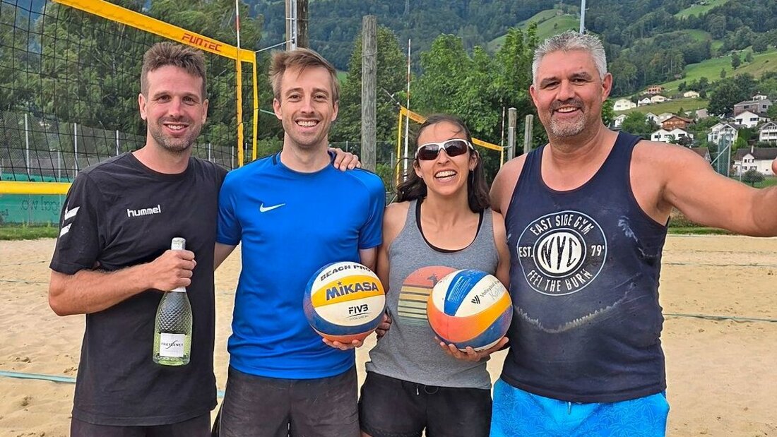 Die Siegerteams: Marco Walser, David Becker, Jessica Lukas und Thomas Kohler (von links). (Pressebild) 210184_210330.jpg