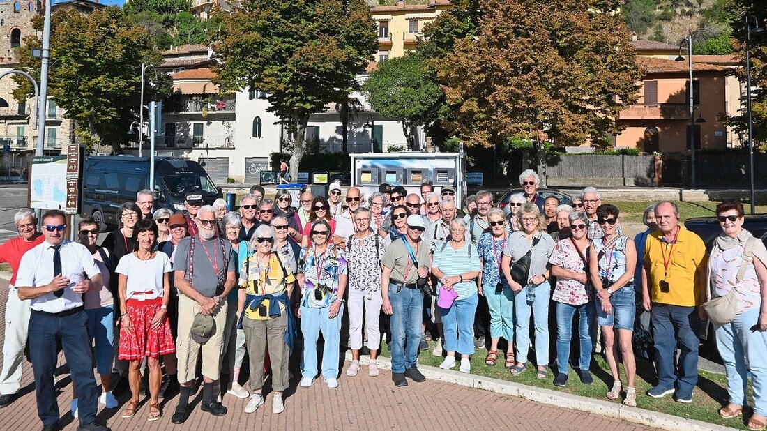 Muntere Truppe: Die Reisegruppe aus dem Sarganserland lässt es sich in Mittelitalien gut gehen. Bilder: Patricia Hobi 216187_216361.jpg